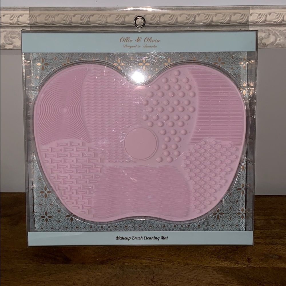 makeup brush cleaning mat